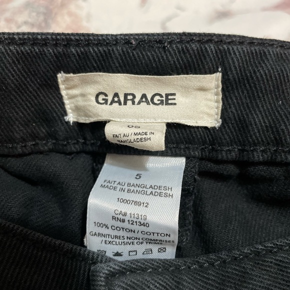 Black low waisted cargos - Picture 2 of 3